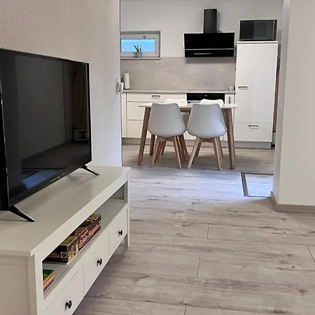 Awad's White Apartament Rust