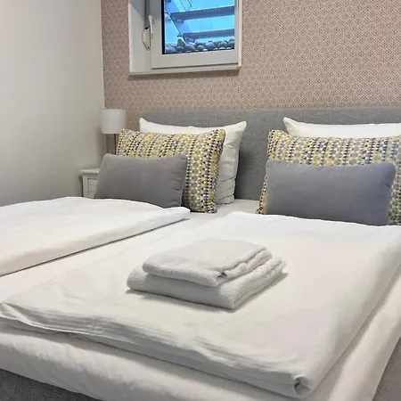 Awad's White Apartament Rust