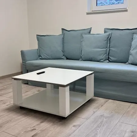 Awad's White Apartament