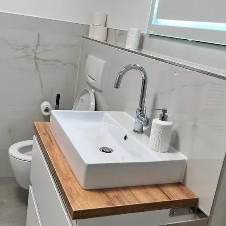 Apartament Awad's White Rust