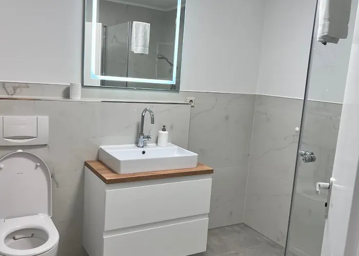 Awad's White Апартаменты *